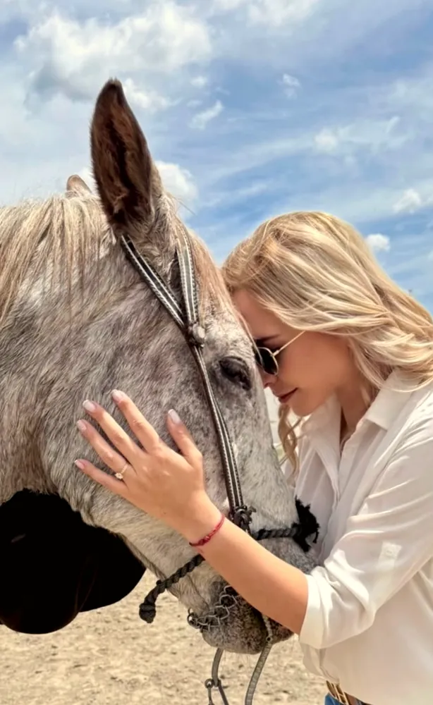 Jani con su caballo
